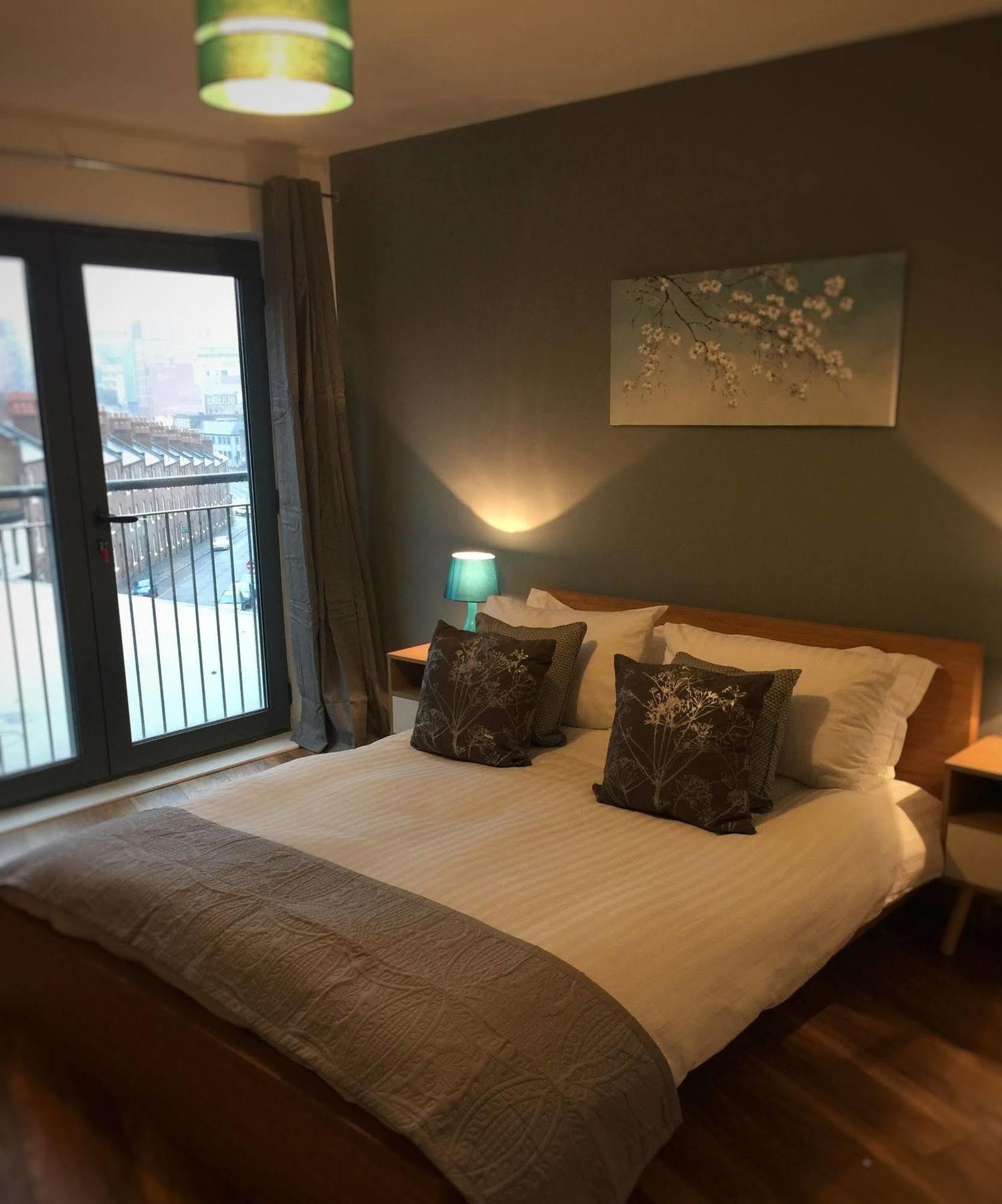 The Cathedral Suite Apartment With Love Your Stay Sheffield Ngoại thất bức ảnh